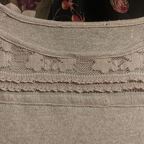 Beautiful lace knit sweater💕 - Picture 2 of 6